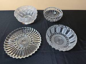 lot 137 image: Collection of 5 Crystal Decorative Bowls and Plates
