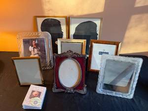 lot 172 image: Collection of 8 Vintage Picture Frames and Photo Album