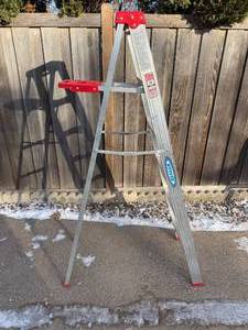 lot 185 image: Werner 6-Foot Aluminum Step Ladder Type II Household