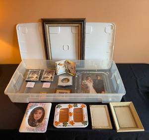lot 174 image: Collection of 8 Picture Frames Including Lenox Designs