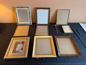lot 175 image: Lot of 9 Picture Frames in Various Designs and Sizes