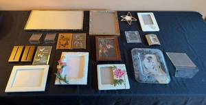 lot 345 image: Collection of Various Photo Frames and Decorative Accessories