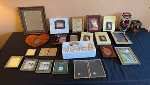 lot 351 image: VTG Precious Moments Come Let Us Adore Him Nativity Set & Lot of Decorative Picture Frames