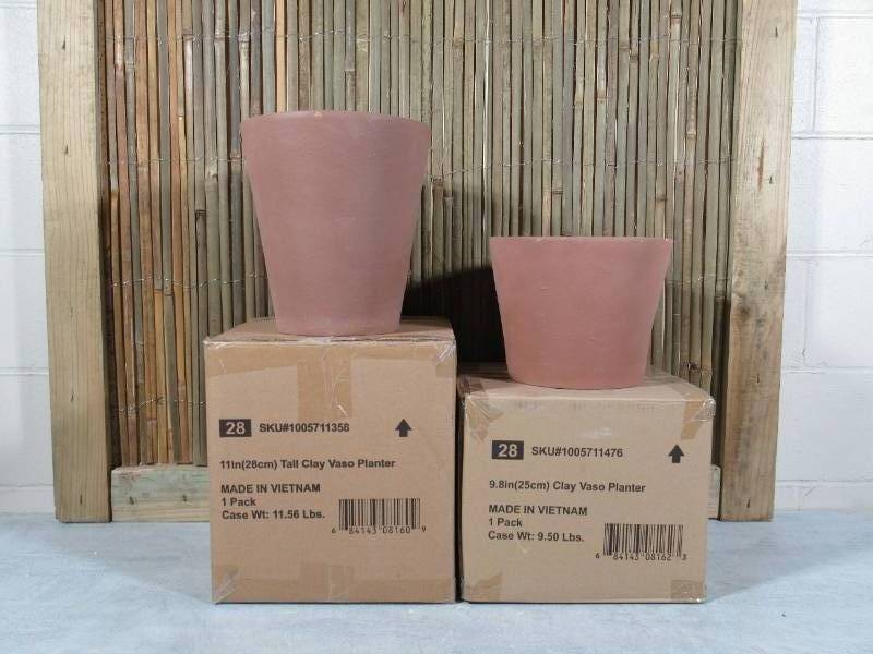 lot 834 image: 2 Planters-Southern Patio Vaso 10 in. x 10.87 in. Tall Terracotta Clay Pot, Vaso 9.8 in. x 6.7 in. Terracotta Clay Pot