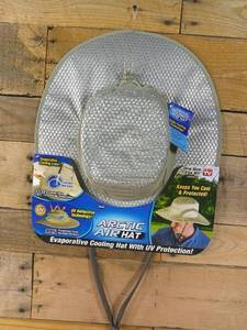 lot 70 image: Arctic Hat AHAT-CD6 Evaporative Cooling Hat, Mens, One-Size, Beige