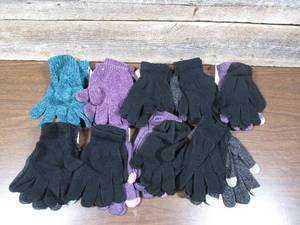 lot 157 image: Lot of 16 Ladies Gloves
