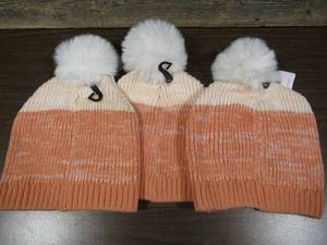 lot 166 image: Set of 3 Knit Womens Beanies