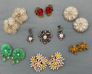 lot 129 image: Vintage Jewelry including CORO - 7 Pairs of Earrings and a Brooch