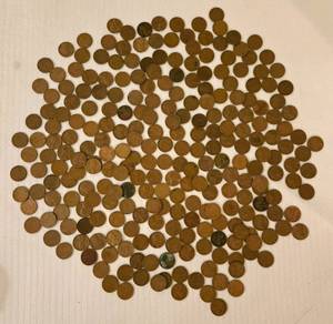 lot 203 image: 260 Vintage US Lincoln Wheat Pennies Coins