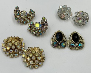 lot 152 image: Vintage EARRINGS - Dazzling Rhinestones - Iridescent Stones - 4 Pairs
