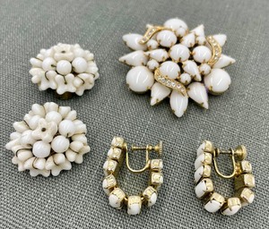 lot 157 image: More Jewelry - Vintage Milk Glass - Earrings and Brooch
