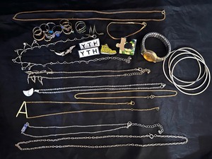 lot 298 image: Collection of Necklaces, Rings, Pins, & Bracelets - 31 pcs