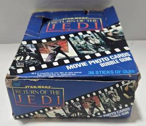 lot 225 image: Vintage STAR WARS Return of the Jedi Trading Cards
