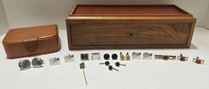 lot 230 image: Vintage Gentlemans Valet Box, Travel Case and Mens Jewelry