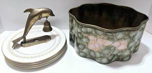 lot 227 image: Vintage Brass Planter, Dolphin Service Desk Bell & 4 China Plates 