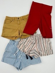 lot 319 image: Lot of 4 Womens Shorts For Summer - Various Brands and Sizes