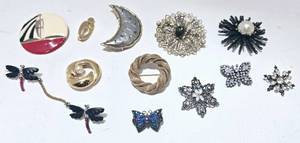 lot 255 image: Vintage Collection of Pins and Brooches - Qty 12
