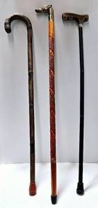 lot 262 image: Vintage Brass Horse, Wood, and Foldable Walking Canes - Qty 3