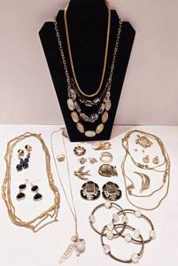 lot 267 image: Group of Vintage Gold & Black Fashion Jewelry 