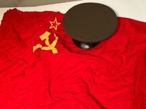 lot 348 image: Vintage COLD WAR Russian Officers Hat & Old Flag USSR