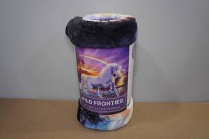 lot 32 image: Wild Frontier 50x60 Plush Throw Blanket