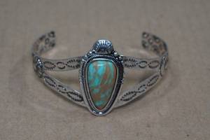 lot 41 image: Turquoise Stone Cuff Bracelet