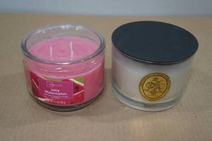 lot 50 image: 2 Candles -Juicy Watermelon & Vanilla