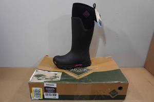lot 103 image: Muck Boot Womens Arctic Ice Winter Boots -Size 5