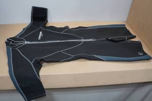 lot 142 image: Cressi Lido Mens 2mm Wetsuit -XXL6