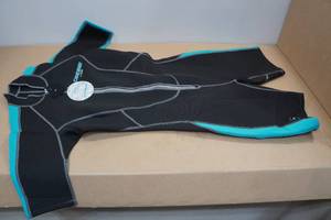 lot 143 image: Cressi Lido Womens 2mm Wetsuit -L4