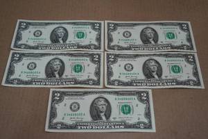 lot 163 image: 5 Uncirculated Sequential US $2 Bills
