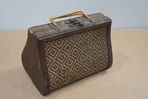 lot 197 image: Vintage Wooden Handbag