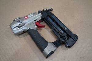 lot 247 image: Porter Cable 18 Gauge Air Nailer