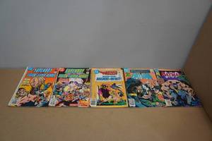 lot 280 image: DC Comic Books -Superboy, Wonder Woman, Batman