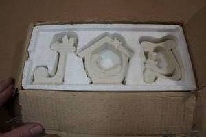 lot 298 image: JOY Christmas Dcor
