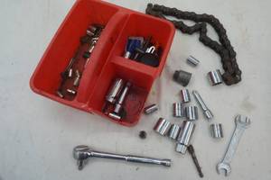 lot 225 image: socket and ratchet lot