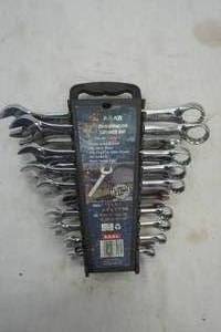 lot 237 image: wrench set
