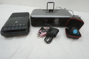 lot 298 image: electronics audiomini digital camera lot