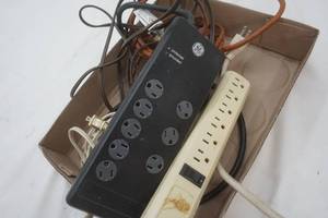 lot 307 image: power cord lot