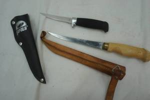 lot 332 image: fillet knives and sheaths lot