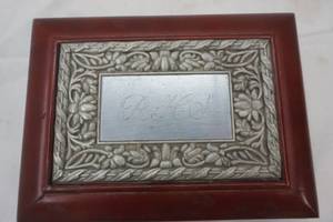 lot 340 image: wood jewelry box