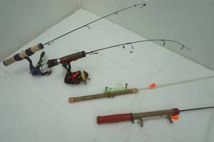 lot 366 image: Lot of 4 ice fishing rods some with reels