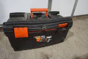 lot 386 image: Black and Decker tool box, plastic and contents