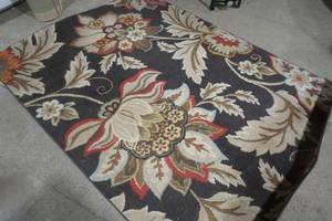 lot 388 image: area rug 5.5x7