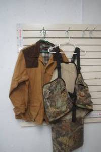 lot 397 image: Redhead XL barn coat and flannel game vest with seat