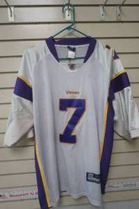 lot 399 image: Vikings L jersey, Ponder