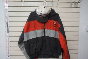 lot 400 image: Goodwrench XL racing jacket and hat