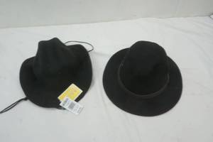 lot 416 image: Child and adult felt hats