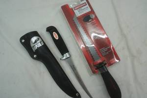 lot 428 image: filet knife and sheath and 6 wallboard saw NEW IN PACKAGE