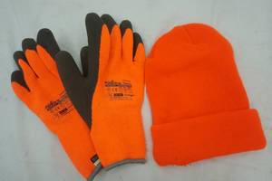lot 432 image: orange lot. Hunting stocking cap and Thermo power grip gloves size XL
